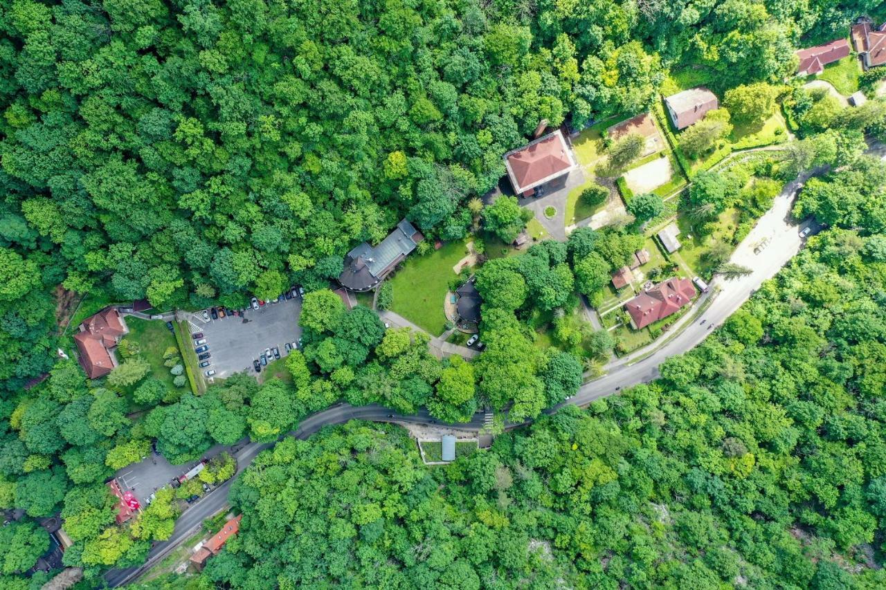 Erdővarázs Panzió Lillafured Exterior foto